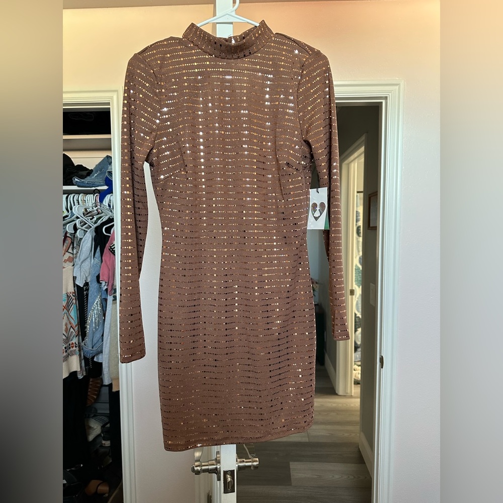 Gold fitted dress